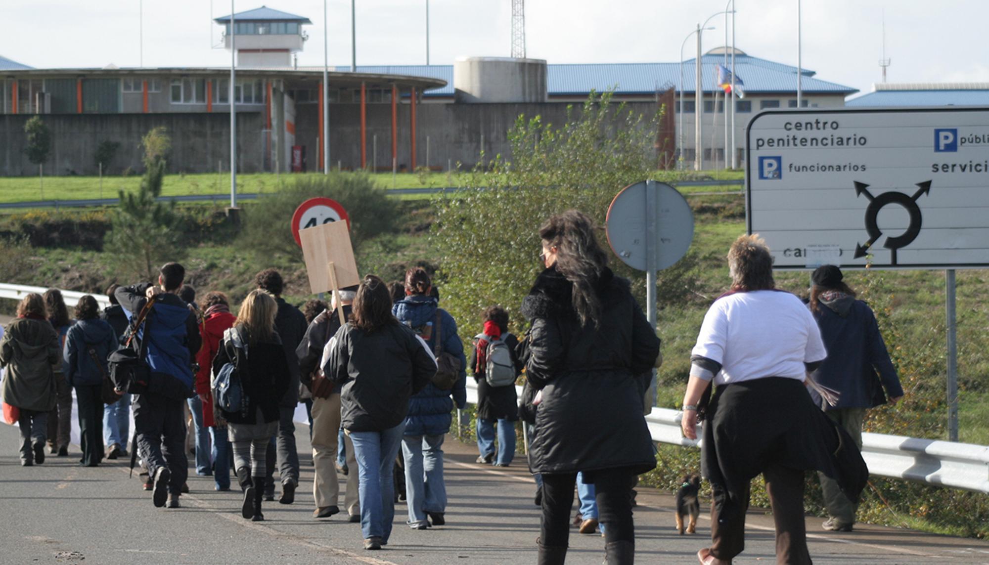 Marcha á cadea da Lama no 2006 contra as mortes baixo custodia, da Comisión de Denuncia da Galiza.